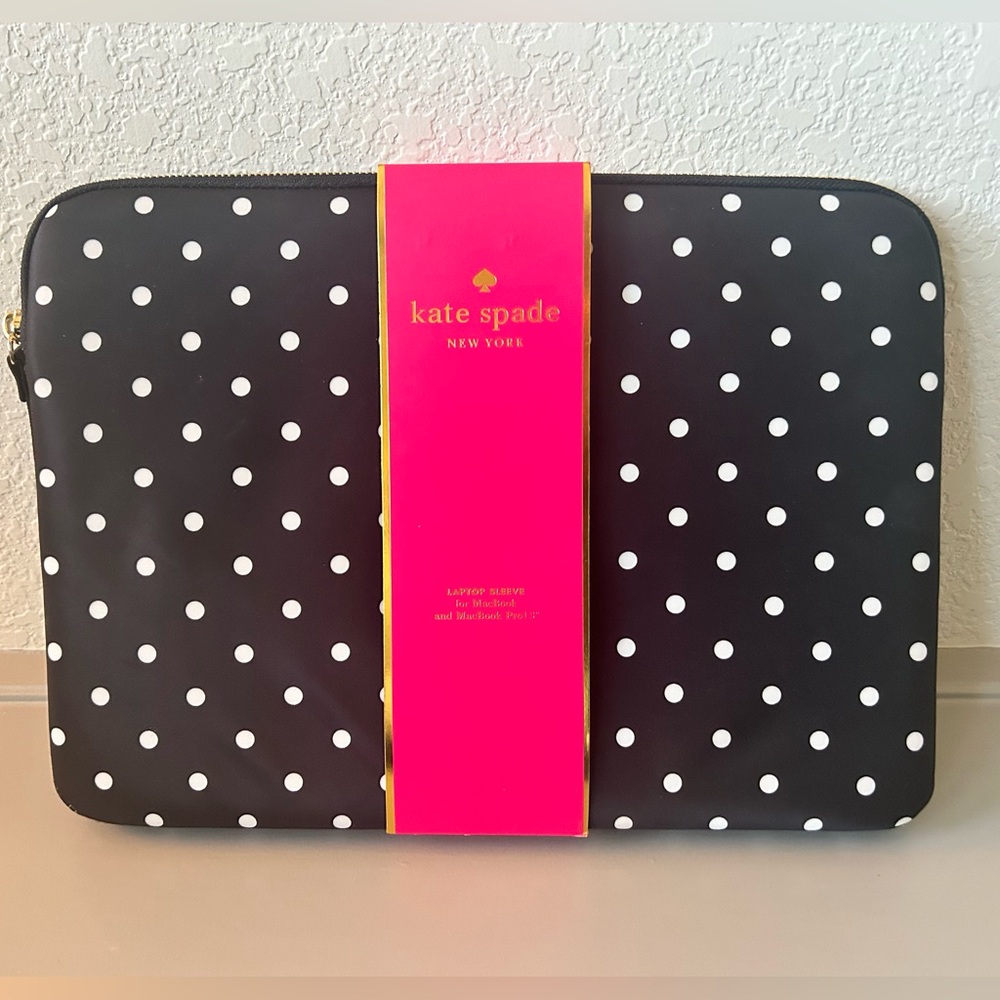 NWT Kate Spade Black and White Polka Dot Padded Tablet or Laptop Sleeve